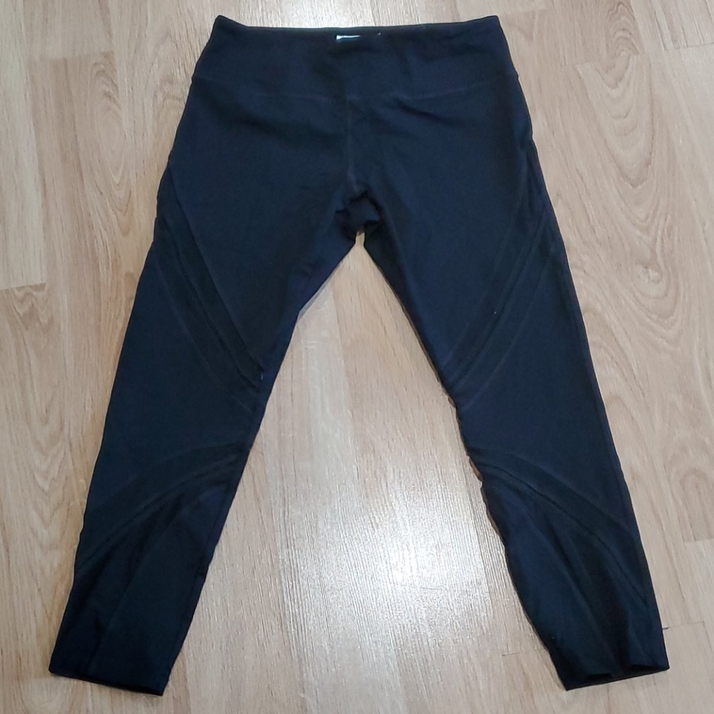 Forever21 black mesh yoga cropped pants